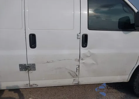 2012 Chevrolet Express 2500 Work Van z USA, uszkodzony, nr VIN 1GCWGFFA8C1106882